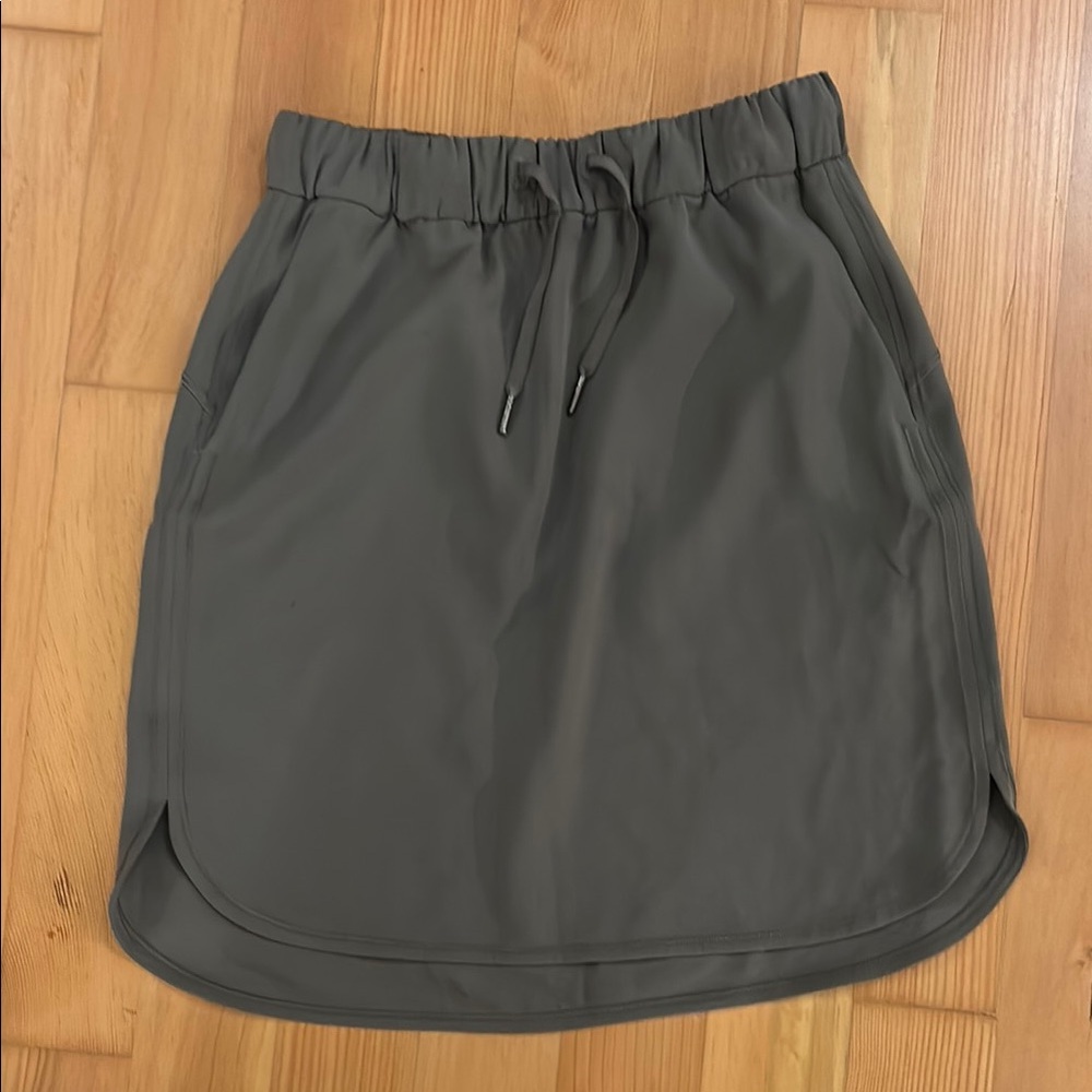 Lululemon on the fly skirt 6